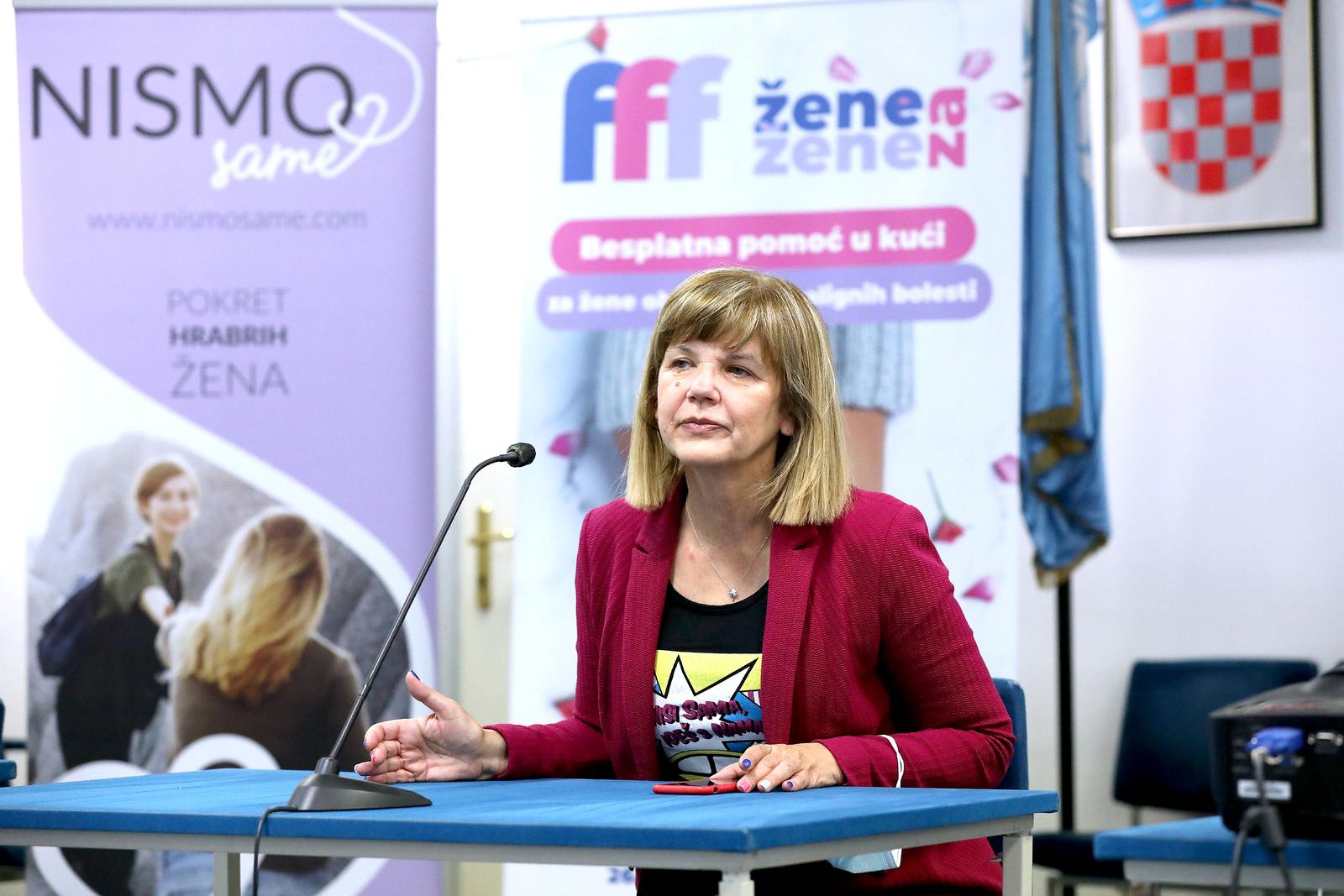 20.09.2021., Zagreb - Udruga zena oboljelih i lijecenih od raka NISMO SAME organizirala je u prostoru Tribine Grada Zagreba okrugli stol na temu potpore osobama koje se lijece od malignih bolesti kroz projekt “Nisi sama - ides s nama!".rPhoto: Patrik Macek/PIXSELL