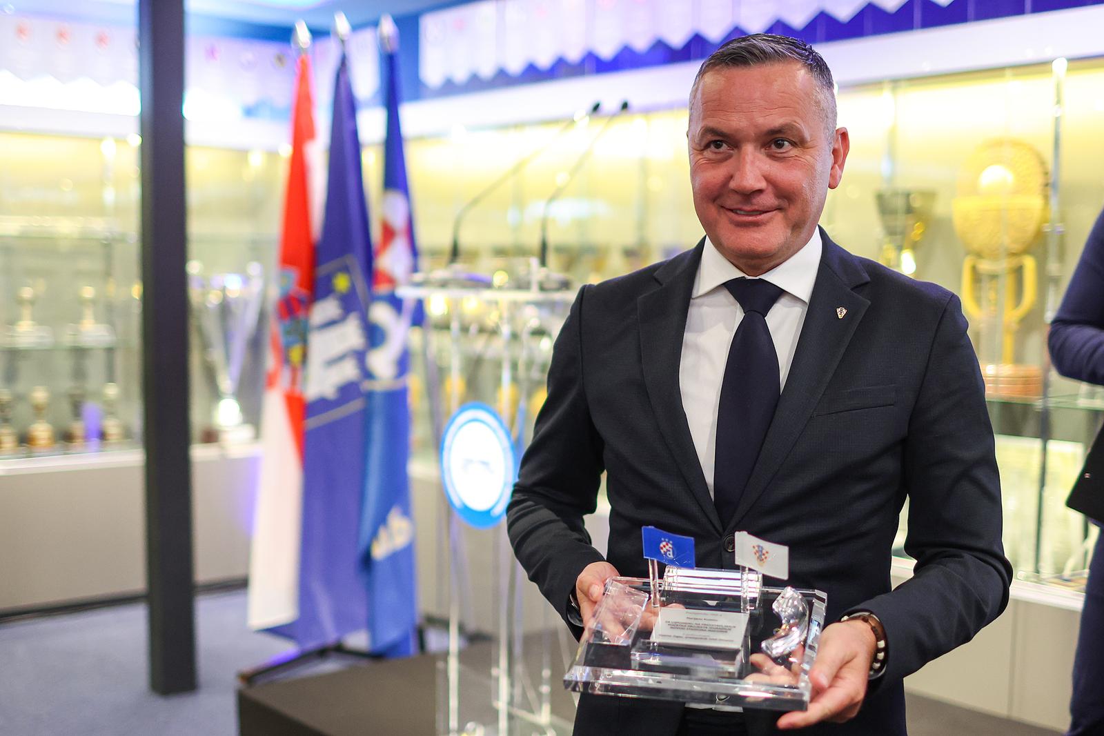 21.02.2025., stadion Maksimir, Zagreb - Predstavljanje Sporazuma o uklanjanju postojeceg i izgradnji novog Gradskog stadiona Maksimir izmedju Vlade Republike Hrvatske i Grada Zagreba kojem su prisustvovali predsjednik GNK Dinamo Zagreb Velimir Zajec, predsjednik Hrvatskog nogometnog saveza Marijan Kustic, zamjenik gradonacelnika Grada Zagreba Luka Korlaet, ministar turizma i sporta Tonci Glavina, drzavni tajnik u Ministarstvu turizma i sporta Josip Pavic, potpredsjednik Vlade i ministra prostornoga uredjenja, graditeljstva i drzavne imovine Branko Bacic, koji je odrzao i prezentaciju o projektu, gradonacelnik Grada Zagreba Tomislav Tomasevic te predsjednik Vlade Andrej Plenkovic. Photo: Goran Stanzl/PIXSELL