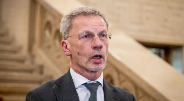 21.02.2025. Zagreb - Izjave za medije nakon sastanka predstavnika platforme "Halo, inspektore" i predstavnika Hrvatske narodne banke. Boris Vujcic Photo: Mia Slafhauzer/PIXSELL
