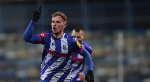 21.02.2025., stadion u Kranjcevicevoj ulici, Zagreb - SuperSport HNL, 23. kolo, NK Lokomotiva - NK Varazdin. Slavlje nogometasa Lokmotive nakon pogotka Arta Smakaja za vodstvo 1:0. Art Smakaj Photo: Slavko Midzor/PIXSELL