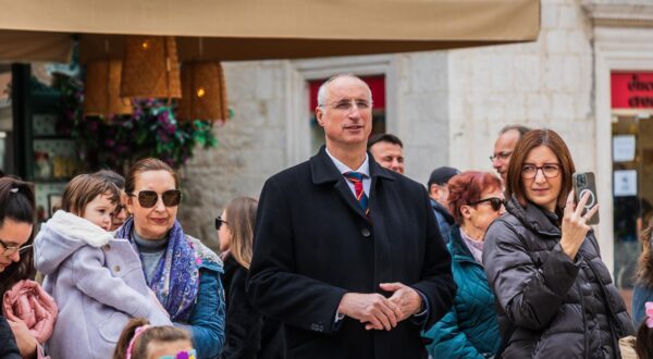 22.02.2025., Split - Od gradonacelnika Ivice Puljka kljuceve grada su preuzeli Mestrovica i Mestar cime je sluzbeno proglasena vladavina maskara u Splitu. Photo: Zvonimir Barisin/PIXSELL