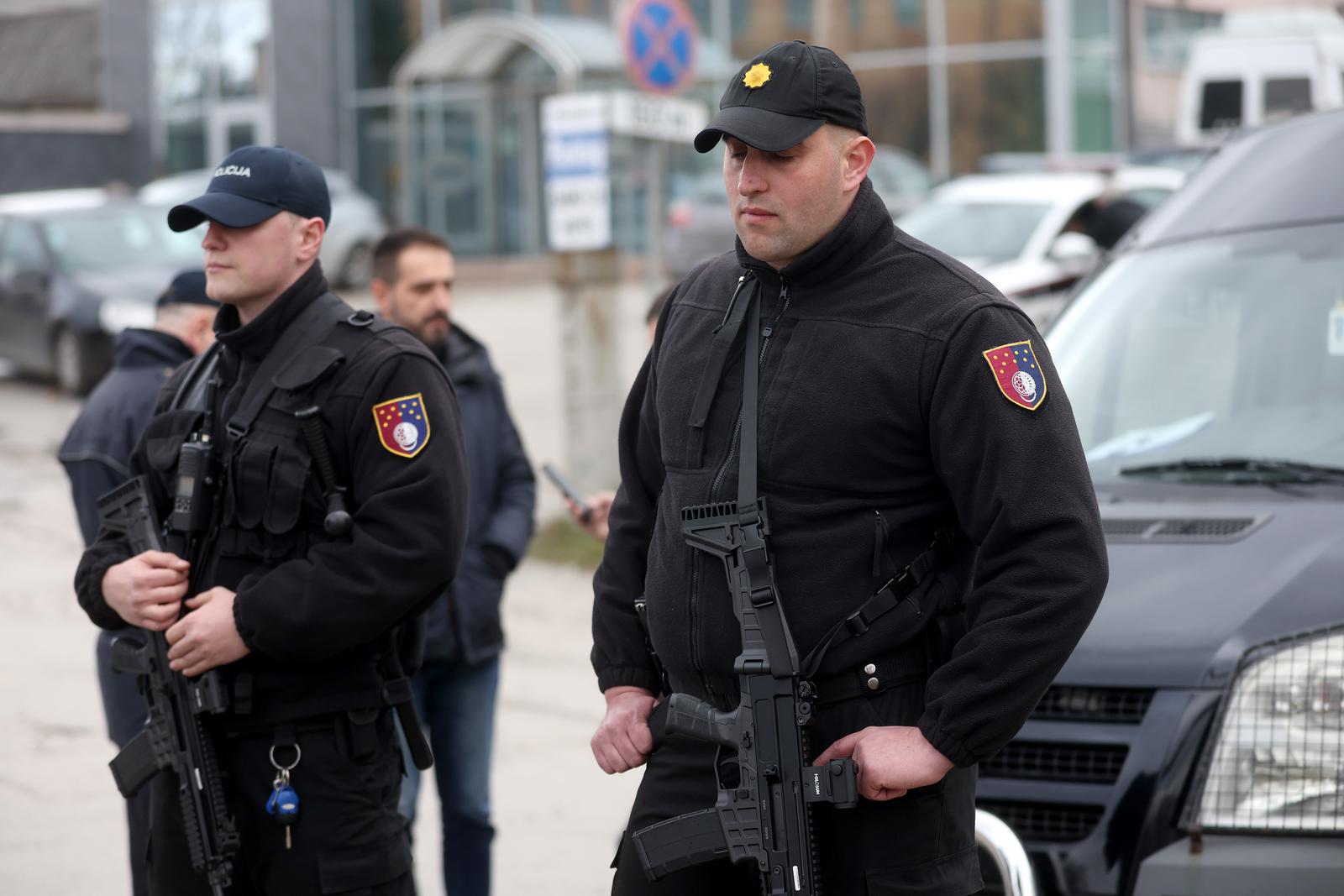26.02.2025., Sarajevo, Bosna i Hercegovina - Policija ispred Suda BiH uoci izricanja presude Miloradu Dodiku. Photo: Armin Durgut/PIXSELL