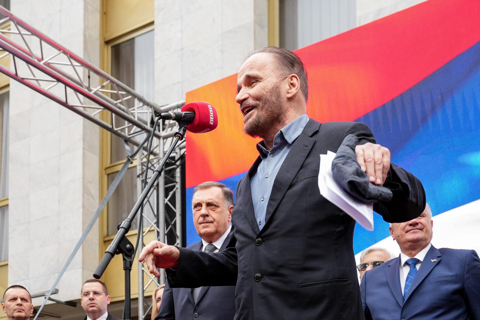 26.02.2025., Banja Luka, Bosna i Hercegovina - Na platou kod Narodne skupstine Republike Srpske odrzan je skup podrske Miloradu Dodiku nakon izricanja presude na Sudu BiH koji ga je proglasio krivim. odvjetnik Anto Nobilo Photo: Dejan Rakita/PIXSELL