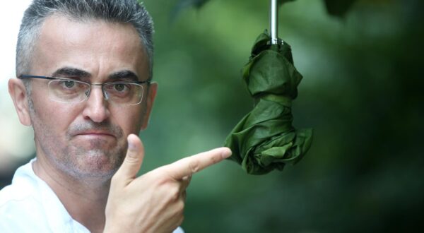 28.07.2016., Zagreb - Glavni meteorolog HRT-a Zoran Vakula. "nPhoto: Sanjin Strukic/PIXSELL