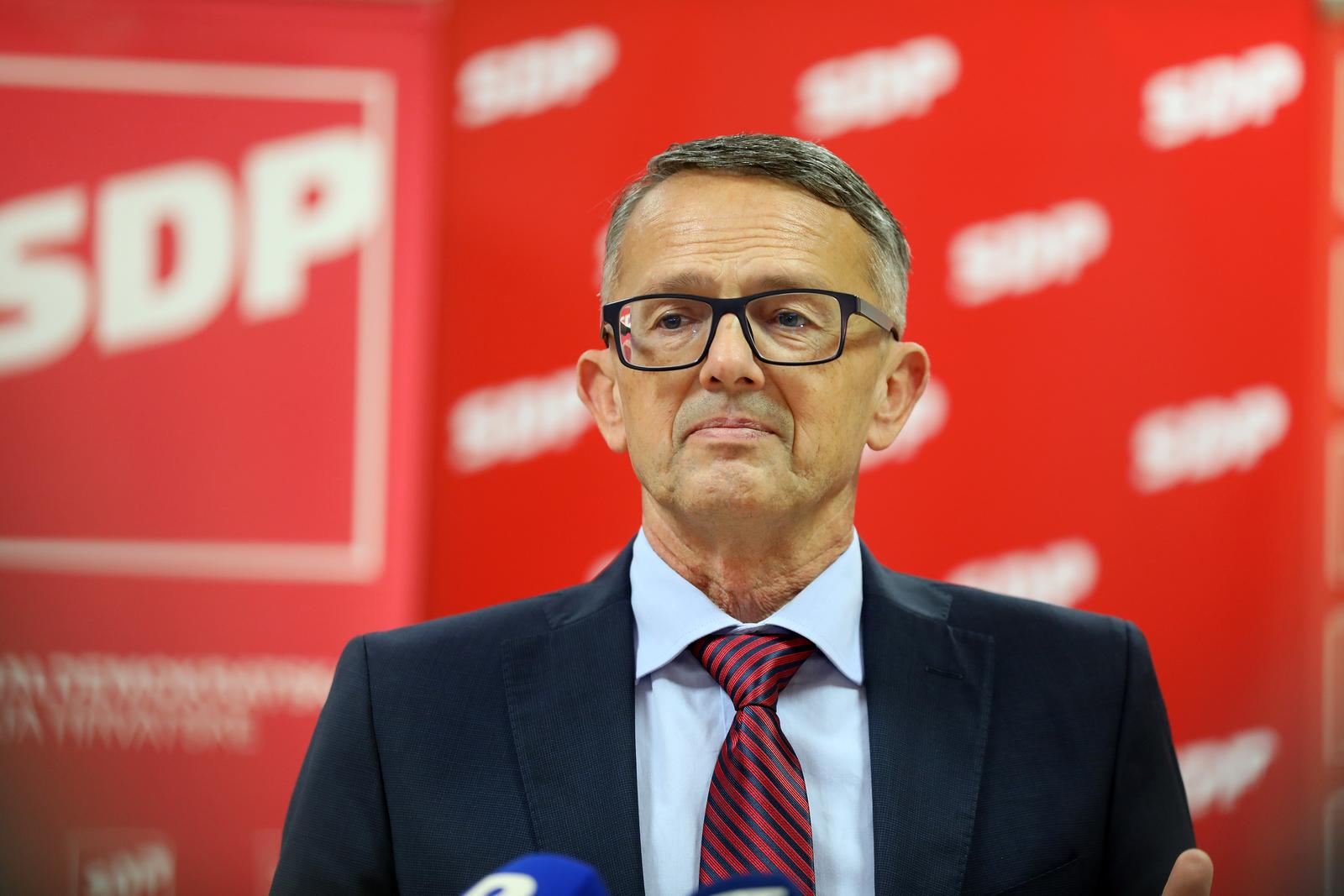 29.10.2024., Rijeka - Konferencija za novinare Ivice Lukanovica predsjednika Zupanijske organizacije SDP-a i saborskog zastupnika te Sase Djujica politickog tajnika SDP-a Hrvatska i saborskog zastupnika. Photo: Goran Kovacic/PIXSELL