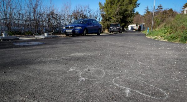 30.01.2025., Zadar - Mjesto na setnici Karma na kojem se dogodio napad na zensku osobu Photo: Sime Zelic/PIXSELL