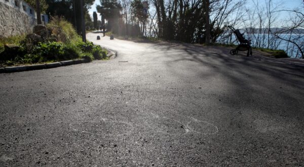 30.01.2025., Zadar - Mjesto na setnici Karma na kojem se dogodio napad na zensku osobu Photo: Sime Zelic/PIXSELL