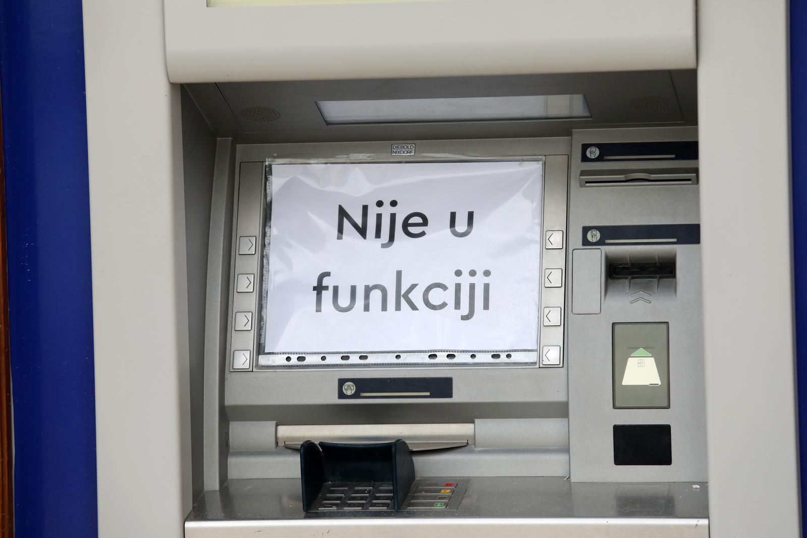 30.12.2022.,Sibenik-Veliki broj bankomata u Sibeniku zbog promjene valute ne rade,izvan funkcije je.Tek poneki je na raspolaganju gradjanima.  Photo: Dusko Jaramaz/PIXSELL