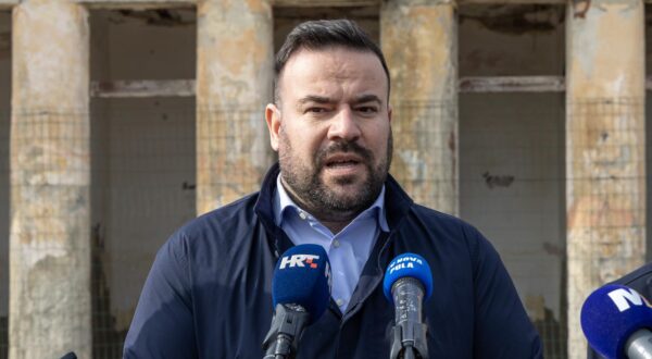 31.01.2025., Pula- Konferencija za medije povodom pocetka radova na Kupalistu Stoja.
Na konfereciji govorili su Gradonacelnik Pule Filip Zoricic, zamjenik gradonacelnika Bruno Cergnul, te predstavnici izvodjaca radova Fracasso Production. Photo: Srecko Niketic/PIXSELL