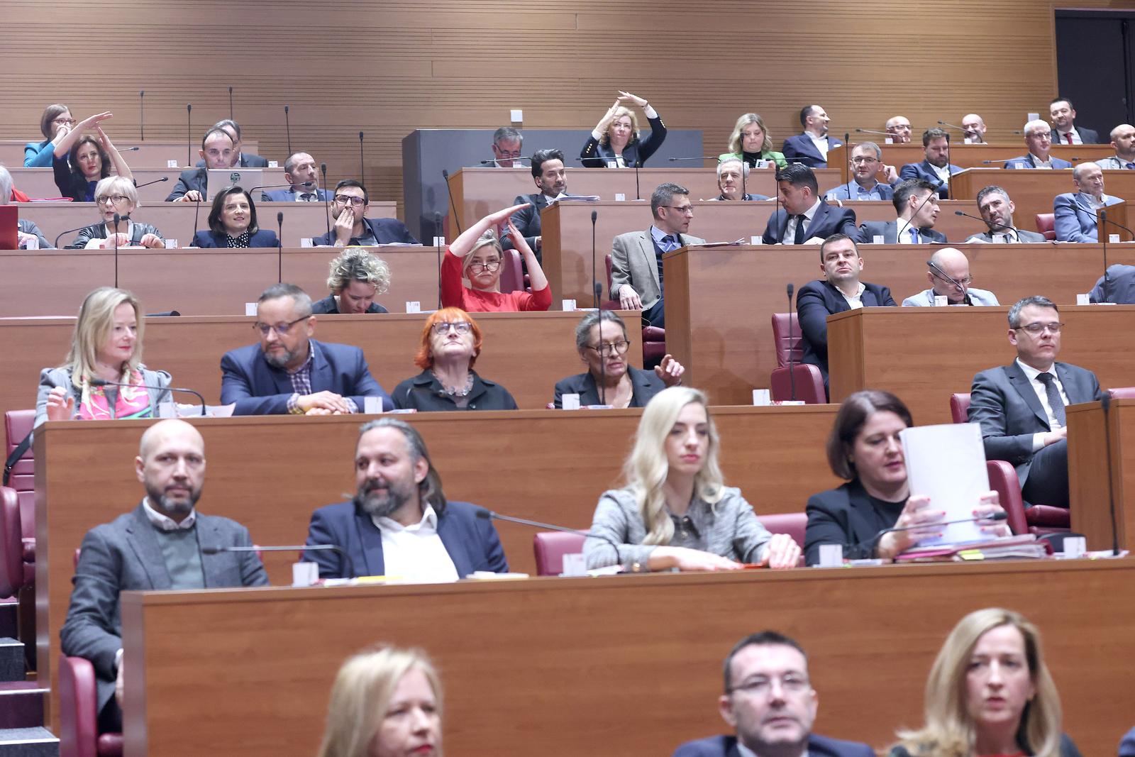 11.02.2025., Zagreb - Nakon odgode Sabor je danas glasovanjem potvrdio novog ministra poljoprivrede Davida Vlajcica. Za izbor novog ministra glasovali su i zastupnici Domovinskog pokreta pa i dosadasnji ministar Josip Dabro. Photo: Patrik Macek/PIXSELL