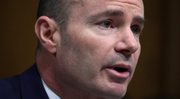 WASHINGTON, DC - JANUARY 16: Committee Chairman U.S. Sen. Mike Lee (R-UT) speaks during a confirmation hearing for former North Dakota Gov. Doug Burgum, President-elect Donald Trump’s nominee for Secretary of the Interior, before the Senate Energy and Natural Resources Committee at Dirksen Senate Office Building on January 16, 2025 on Capitol Hill in Washington, DC. Burgum will become the 55th Interior Secretary of the nation if confirmed.   Alex Wong,Image: 954251163, License: Rights-managed, Restrictions: , Model Release: no, Credit line: ALEX WONG / Getty images / Profimedia