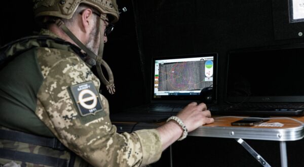 Member of Ukrainian Army Forces operates Aviation Systems of Ukraine Valkyrja drone designed and produced in Ukraine used for reconnaissance of Russian positions in undisclosed location near town of New York Donetsk region (Photo by Lev Radin/Pacific Press) - Lev Radin_060223(10)//PACIFICPRESS_xyz00004824_000001/Credit:Lev Radin/PACIFIC PRESS/SIPA/2306021046,Image: 780916198, License: Rights-managed, Restrictions: , Model Release: no, Credit line: Lev Radin/PACIFIC PRESS / Sipa Press / Profimedia