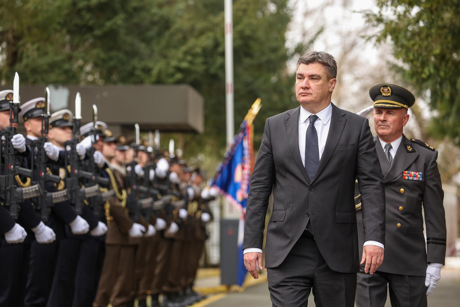 24.02.2023., Zagreb - Predsjednik Republike i vrhovni zapovjednik Oruzanih snaga Republike Hrvatske sudjelovao je na obiljezavanju 29. obljetnice Pocasno-zastitne bojne i Dana vojne kapelanije Sveti Valentin u vojarni 1. hrvatski gardijski zbor na Tuskancu. Za osobiti doprinos razvitku i ugledu Republike Hrvatske i dobrobiti njezinih gradjana Predsjednik Republike odlikovao je Redom hrvatskog pletera pripadnike Pocasno-zastitne bojne.  Photo: Luka Stanzl/PIXSELL