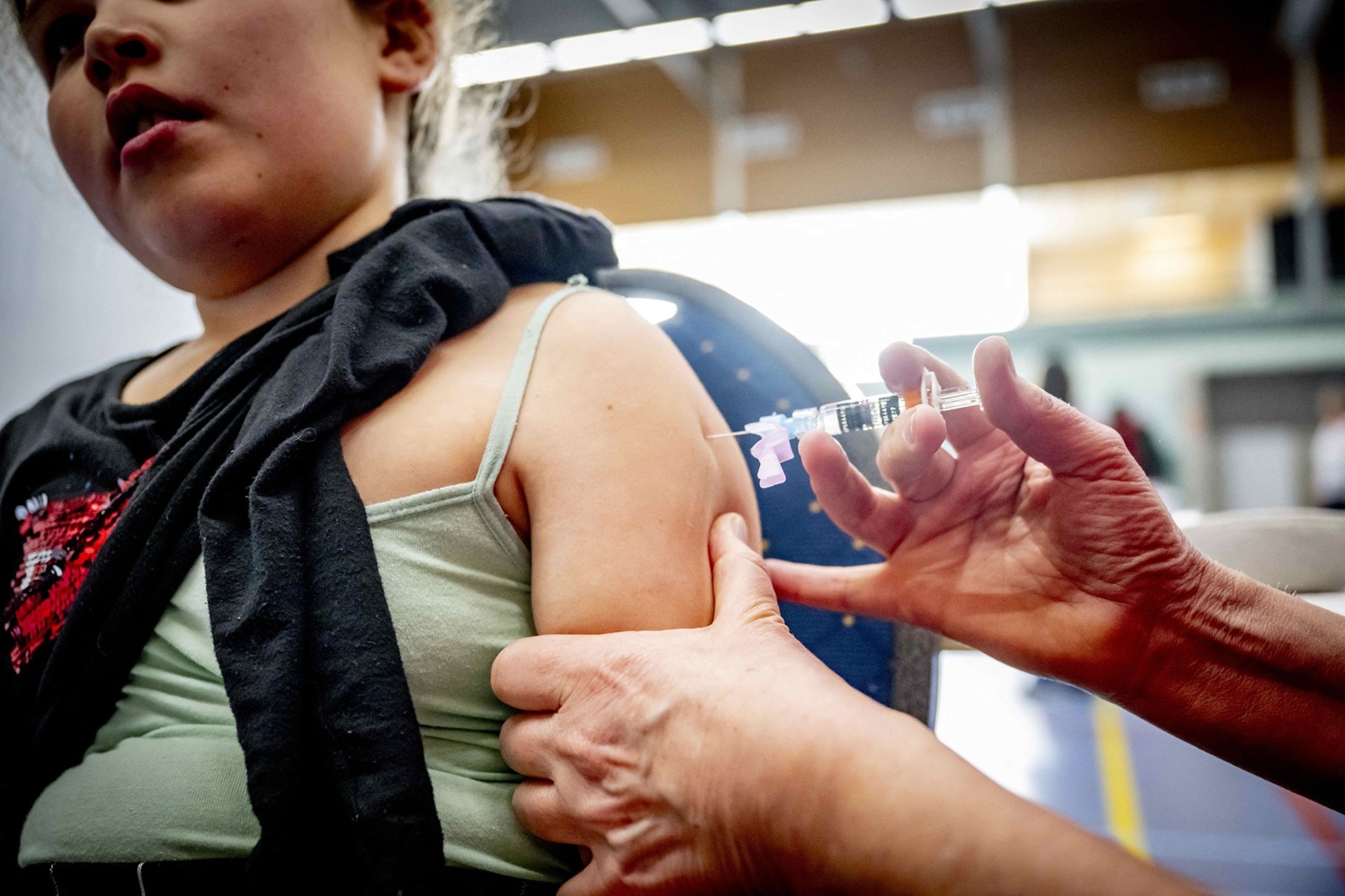 Children are vaccinated by an employee of the Utrecht Municipal Health Service for HPV and MMR vaccination. The number of measles infections has already risen to over fifty. In the Netherlands, the vaccination rate among babies and toddlers has now fallen below 90 percent. Soest, Netherlands on April 5, 2024.,Image: 862816643, License: Rights-managed, Restrictions: , Model Release: no, Credit line: Utrecht Robin/ABACA / Abaca Press / Profimedia