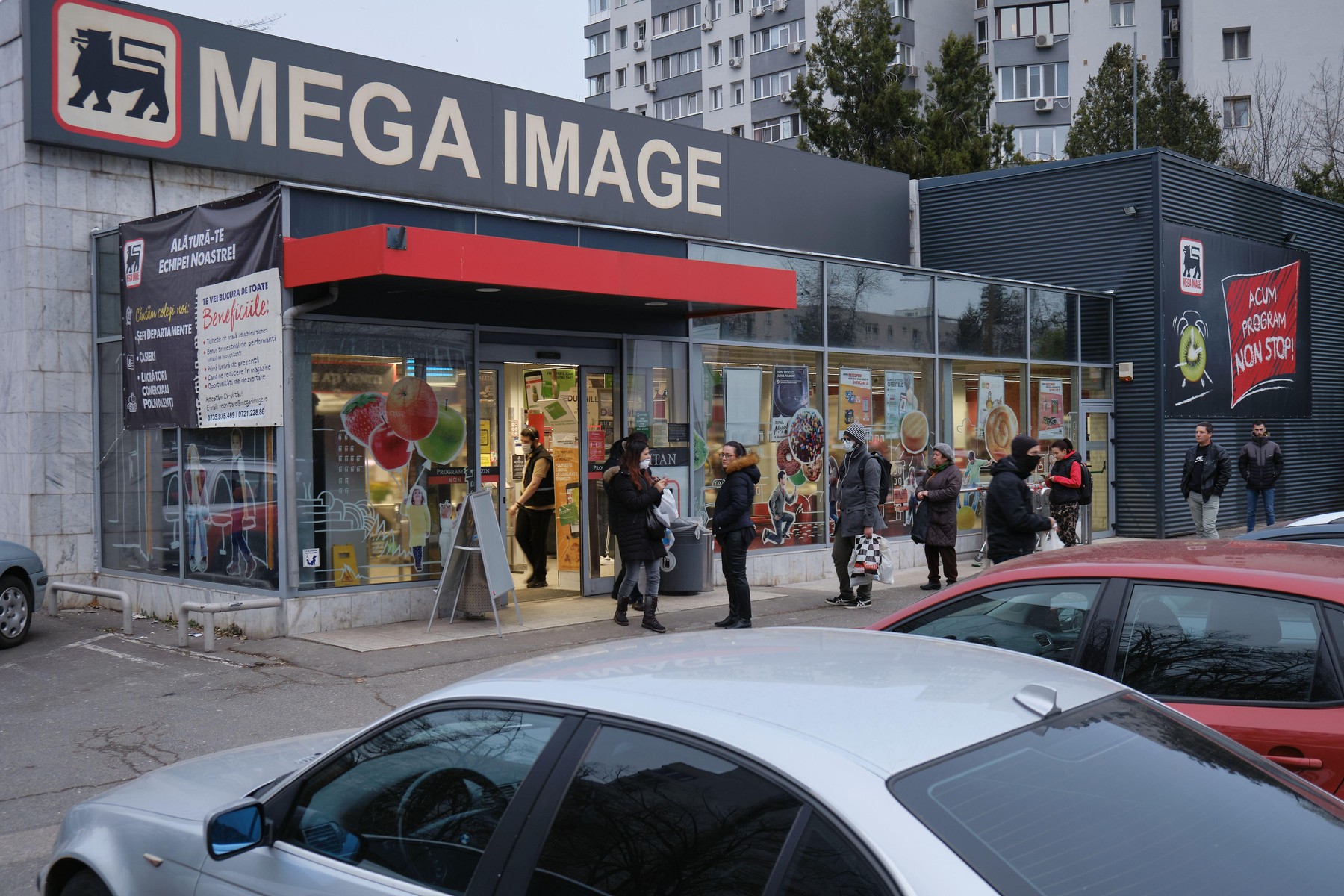 Bucharest, Romania - March 24, 2020: People wait in line in front of a Mega Image supermarket, keeping a safe distance between them, after more strict Coronavirus lockdown measures are announced.,Image: 509982145, License: Royalty-free, Restrictions: Contributor country restriction: Worldwide, Worldwide.
Contributor usage restriction: Advertising and promotion, Consumer goods.
Contributor media restriction: {E7D710B3-F7DF-42A7-A843-F6A49ED6A85E}, {E7D710B3-F7DF-42A7-A843-F6A49ED6A85E}., Model Release: no, Credit line: Mountain Cubs / Alamy / Profimedia