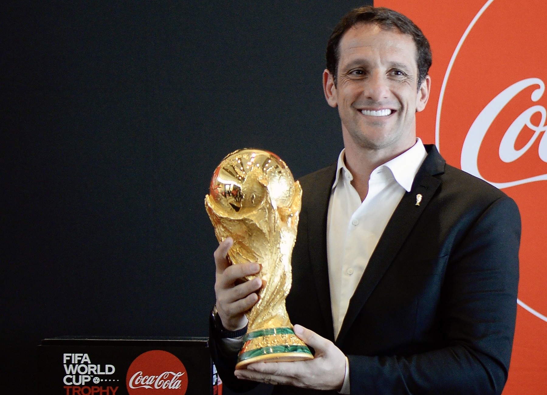 BEIRUT, June 6, 2022  -- Former Brazilian football player Juliano Belletti poses with the trophy at Beirut Airport, Lebanon, on June 5, 2022.,Image: 697302432, License: Rights-managed, Restrictions: , Model Release: no, Credit line: Liu Zongya / Xinhua News / Profimedia
