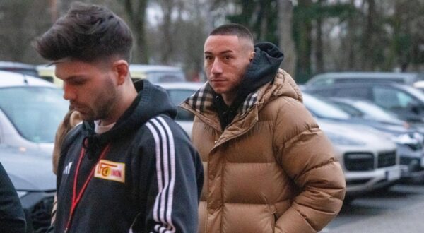 Fußball, Herren, Saison 2024/2025, 1. Bundesliga 20. Spieltag, 1. FC Union Berlin - RB Leipzig, v. l. Rene Andresen Assistent der Geschäftsführung, Marin Ljubicic Linzer ASK, 01.02.2025, Copyright: xMatthiasxKochx,Image: 959504721, License: Rights-managed, Restrictions: , Model Release: no, Credit line: Matthias Koch / imago sportfotodienst / Profimedia