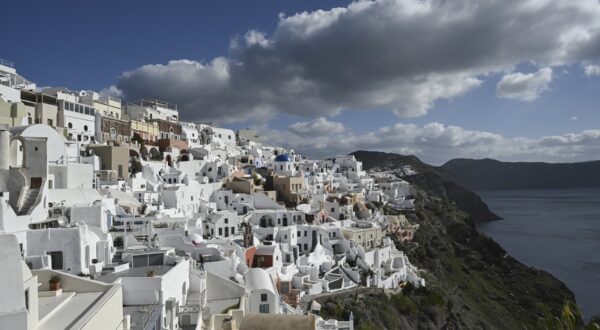 This photograph shows a general view of the Oia village on the Greek island of Santorini while the authorities restrict the access to the tourists in some areas as a precaution due to recent seismic activity on February 5, 2025. Some 7,000 people have left the island, known for its spectacular cliffside views and dormant volcano, which has been hit by hundreds of tremors since January 24, 2025, officials said.,Image: 960414138, License: Rights-managed, Restrictions: , Model Release: no, Credit line: STRINGER / AFP / Profimedia