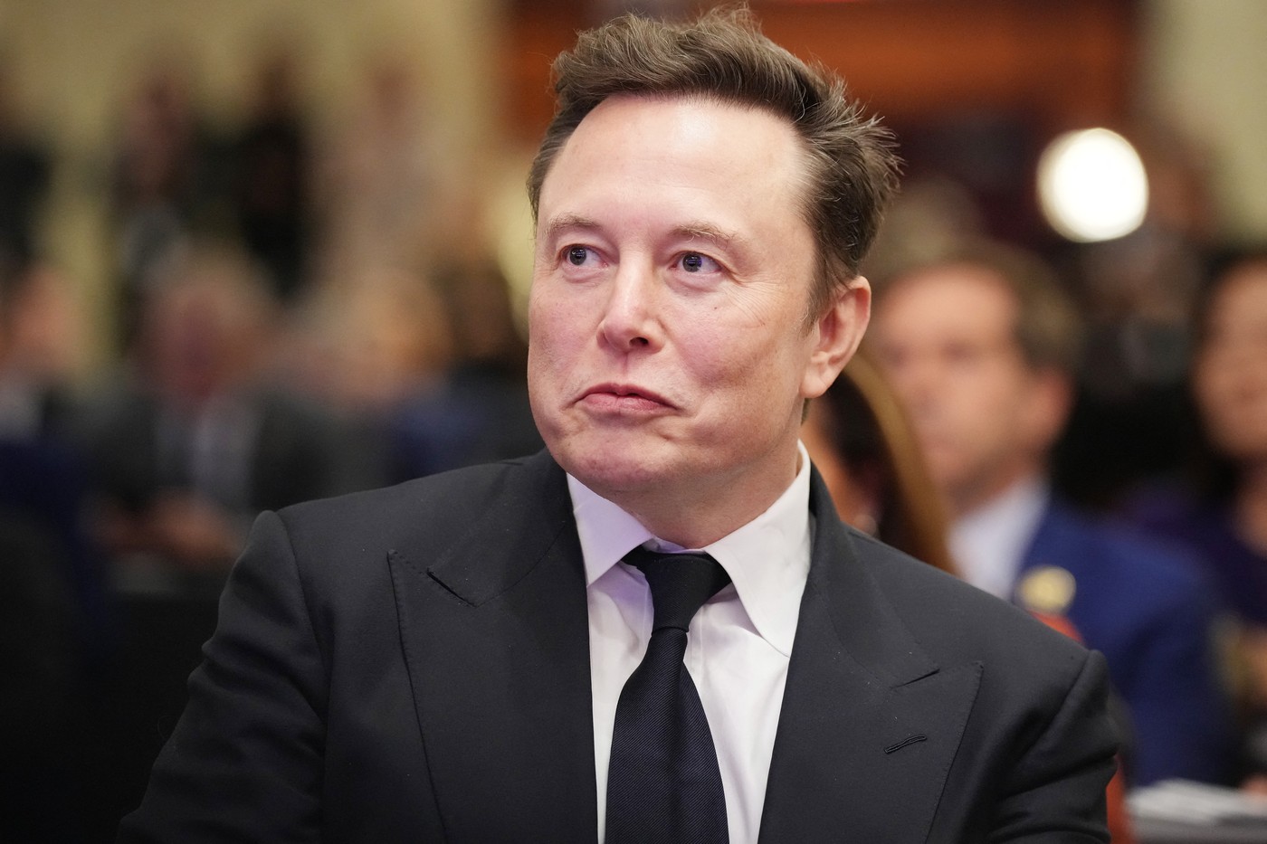 Elon Musk, fundador de Tesla y SpaceX, en una fotografía de archivo, durante una reunión con el entonces presidente electo de Estados Unidos, Donald Trump. Musk, ahora a la cabeza de una comisión de "eficacia gubernamental", busca implementar recortes significativos en el gasto público federal.,Image: 961104400, License: Rights-managed, Restrictions: Prohibido el uso o reproducciĂłn de esta imagen en Costa Rica, Model Release: no, Credit line: ANDREW HARNIK / Newscom / Profimedia