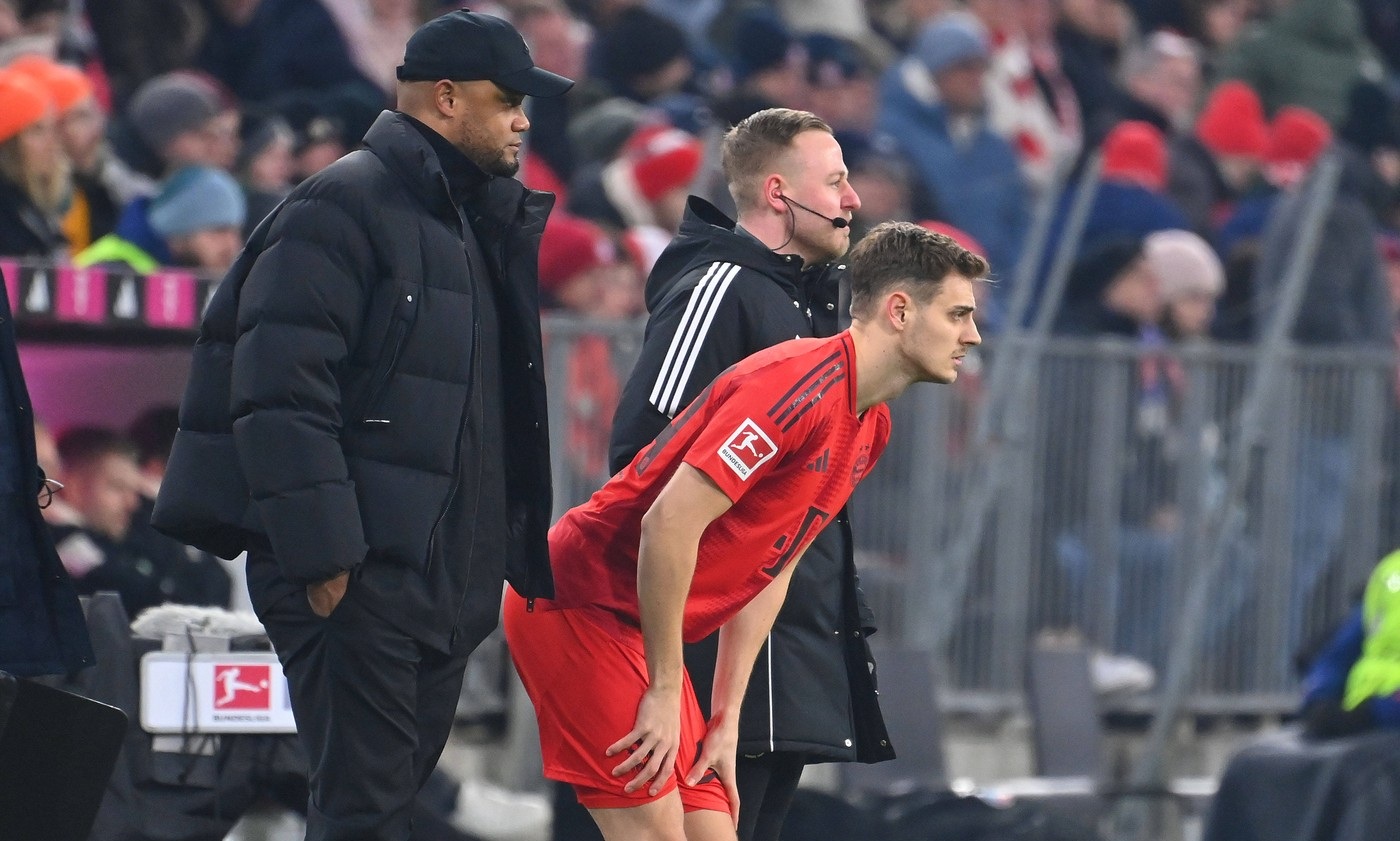 Trainer Vincent KOMPANY Bayern Muenchen mit Josip STANISIC Bayern Muenchen vor Einwechslung. Fussball 1. Bundesliga Saison 2024/2025, 21.Spieltag, Spieltag21 FC Bayern Muenchen - SV Werder Bremen 3-0 am 07.02.2025 , A L L I A N Z A R E N A. *** Coach Vincent KOMPANY Bayern Muenchen with Josip STANISIC Bayern Muenchen before substitution Football 1 Bundesliga Season 2024 2025, Matchday 21, Matchday 21 FC Bayern Muenchen SV Werder Bremen 3 0 on 07 02 2025 , A L L I A N Z A R E N A,Image: 961139246, License: Rights-managed, Restrictions: , Model Release: no, Credit line: Frank Hoermann/SVEN SIMON / imago sportfotodienst / Profimedia