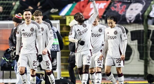 Ajax's Belgian midfielder #31 Jorthy Mokio (C) celebrates after scoring his team's second goal during the UEFA Europa League knockout phase play-off 1st leg football match between Royale Union Saint-Gilloise (BEL) and Ajax (NED) at the King Baudouin Stadium in Brussels on February 13, 2025.,Image: 963480258, License: Rights-managed, Restrictions: Belgium OUT, Model Release: no, Credit line: BRUNO FAHY / AFP / Profimedia