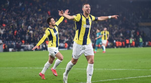 Edin Dzeko 9 of Fenerbahce SK celebrates after scoring the second goal of his team during the UEFA Europa League 2024/25 League Knockout Play-off First Leg match between Fenerbahce SK and RSC Anderlecht at on February 13, 2025 in Istanbul, Turkey. Istanbul Turkey Copyright: xx FBahce-Anderlecht_13225 148,Image: 963541706, License: Rights-managed, Restrictions: , Model Release: no, Credit line: Seskimphoto / imago sportfotodienst / Profimedia