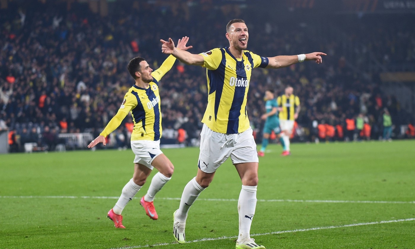 Edin Dzeko 9 of Fenerbahce SK celebrates after scoring the second goal of his team during the UEFA Europa League 2024/25 League Knockout Play-off First Leg match between Fenerbahce SK and RSC Anderlecht at on February 13, 2025 in Istanbul, Turkey. Istanbul Turkey Copyright: xx FBahce-Anderlecht_13225 148,Image: 963541706, License: Rights-managed, Restrictions: , Model Release: no, Credit line: Seskimphoto / imago sportfotodienst / Profimedia
