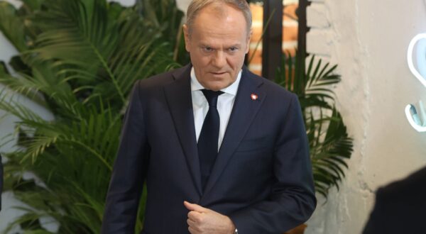 13.02.2025 WARSZAWA SPOTKANIE PREMIERA DONALDA TUSKA Z CEO GOOGLE I ALPHABET SUNDAREM PICHAIEM 13/02/2025 WARSAW MEETING OF PRIME MINISTER DONALD TUSK WITH GOOGLE AND ALPHABET CEO SUNDAR PICHAI N/Z PREMIER DONALD TUSK FOT. /NEWSPIX.PL --- Newspix.pl 20250213FNAB056,Image: 963564604, License: Rights-managed, Restrictions: imago is entitled to issue a simple usage license at the time of provision. Personality and trademark rights as well as copyright laws regarding art-works shown must be observed. Commercial use at your own risk.;PUBLICATIONxNOTxINxPOL, Model Release: no, Credit line: ANTONI BYSZEWSKI/FOTONEWS / imago stock&people / Profimedia