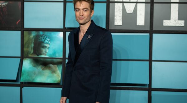 LONDON, ENGLAND - FEBRUARY 13: Robert Pattinson attends the World Premiere of "Mickey 17" at Cineworld Leicester Square on February 13, 2025 in London, England.,,Image: 963586515, License: Rights-managed, Restrictions: , Model Release: no, Credit line: Lounis Tiar / Avalon / Profimedia