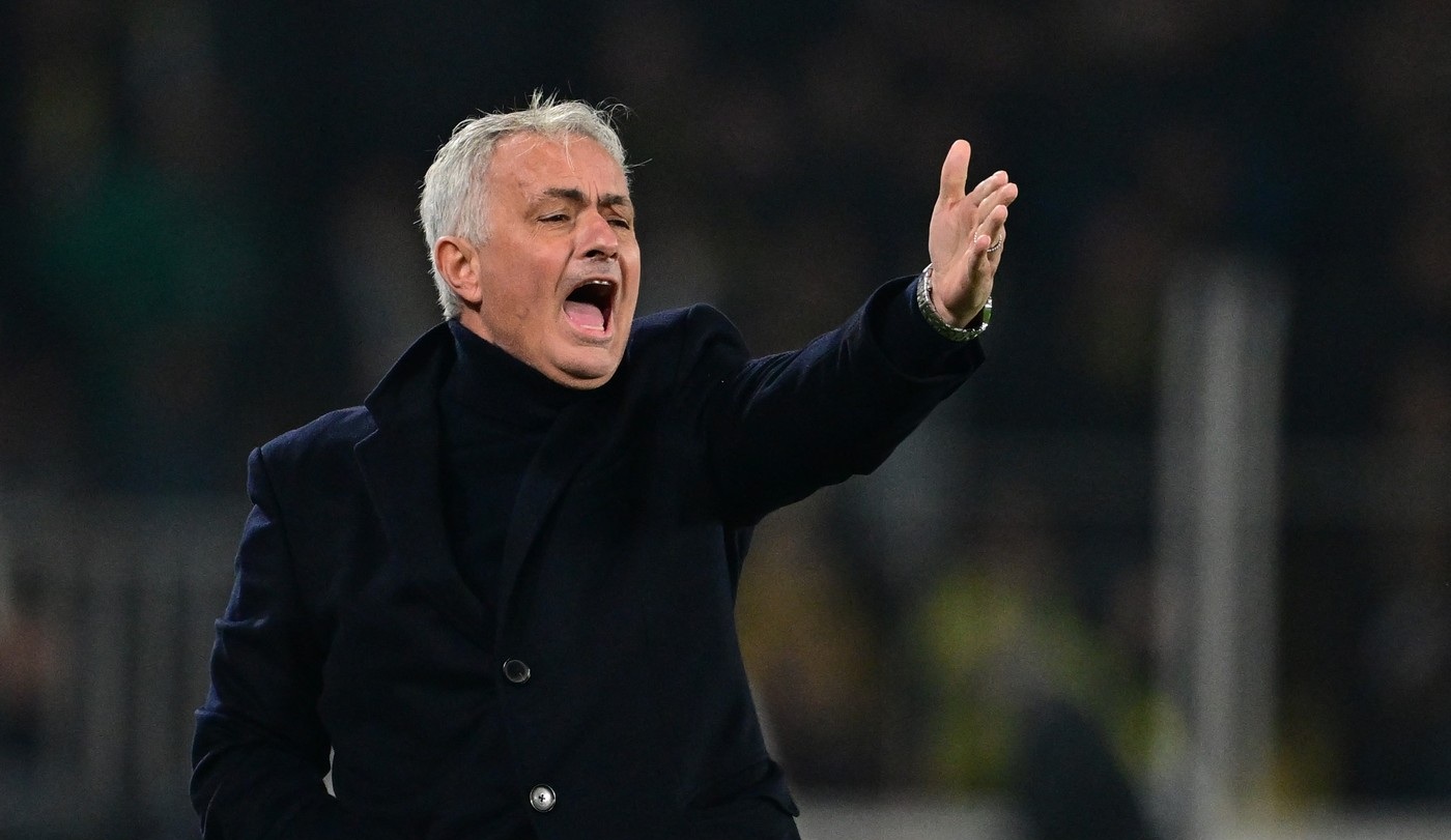 ISTANBUL, TURKIYE - FEBRUARY 16: Head coach Jose Mourinho of Fenerbahce follows the Turkish Super Lig week 24 match between Fenerbahce and Kasimpasa at Ulker Stadium in Istanbul, Turkiye on February 16, 2025. Serhat Cagdas / Anadolu/ABACAPRESS.COM,Image: 964851848, License: Rights-managed, Restrictions: , Model Release: no, Credit line: AA/ABACA / Abaca Press / Profimedia
