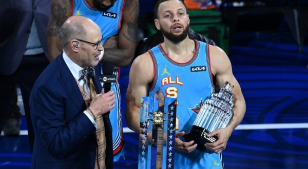 SAN FRANCISCO, CALIFORNIA - FEBRUARY 16: Stephen Curry is chosen Most Valuable Player (MVP) as Shaq's OGs won championship during 2025 NBA All-Star night at Chase Center in San Francisco, California, United States on February 16, 2025. Tayfun Coskun / Anadolu/ABACAPRESS.COM,Image: 965009515, License: Rights-managed, Restrictions: , Model Release: no, Credit line: AA/ABACA / Abaca Press / Profimedia
