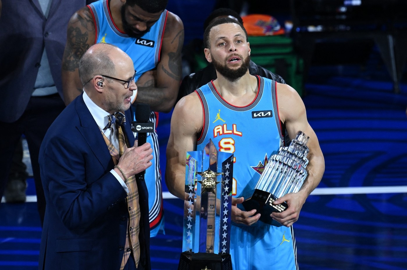 SAN FRANCISCO, CALIFORNIA - FEBRUARY 16: Stephen Curry is chosen Most Valuable Player (MVP) as Shaq's OGs won championship during 2025 NBA All-Star night at Chase Center in San Francisco, California, United States on February 16, 2025. Tayfun Coskun / Anadolu/ABACAPRESS.COM,Image: 965009515, License: Rights-managed, Restrictions: , Model Release: no, Credit line: AA/ABACA / Abaca Press / Profimedia