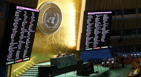 NEW YORK, NEW YORK - FEBRUARY 24: Results of votes on a draft resolution are displayed during a United Nations General Assembly meeting for a special session at the United Nations headquarters on February 24, 2025 in New York City. The General Assembly continued it's eleventh emergency special session as they prepare to vote on an annual resolution condemning Russia’s invasion of Ukraine. The Trump administration has called on Ukraine to withdraw the resolution and to replace it with a U.S.-sponsored statement calling for an end to the conflict that contains no mention of Russian responsibility. The vote comes on the three-year anniversary of Russia’s full-scale invasion of Ukraine.   Michael M. Santiago,Image: 968430724, License: Rights-managed, Restrictions: , Model Release: no, Credit line: Michael M. Santiago / Getty images / Profimedia