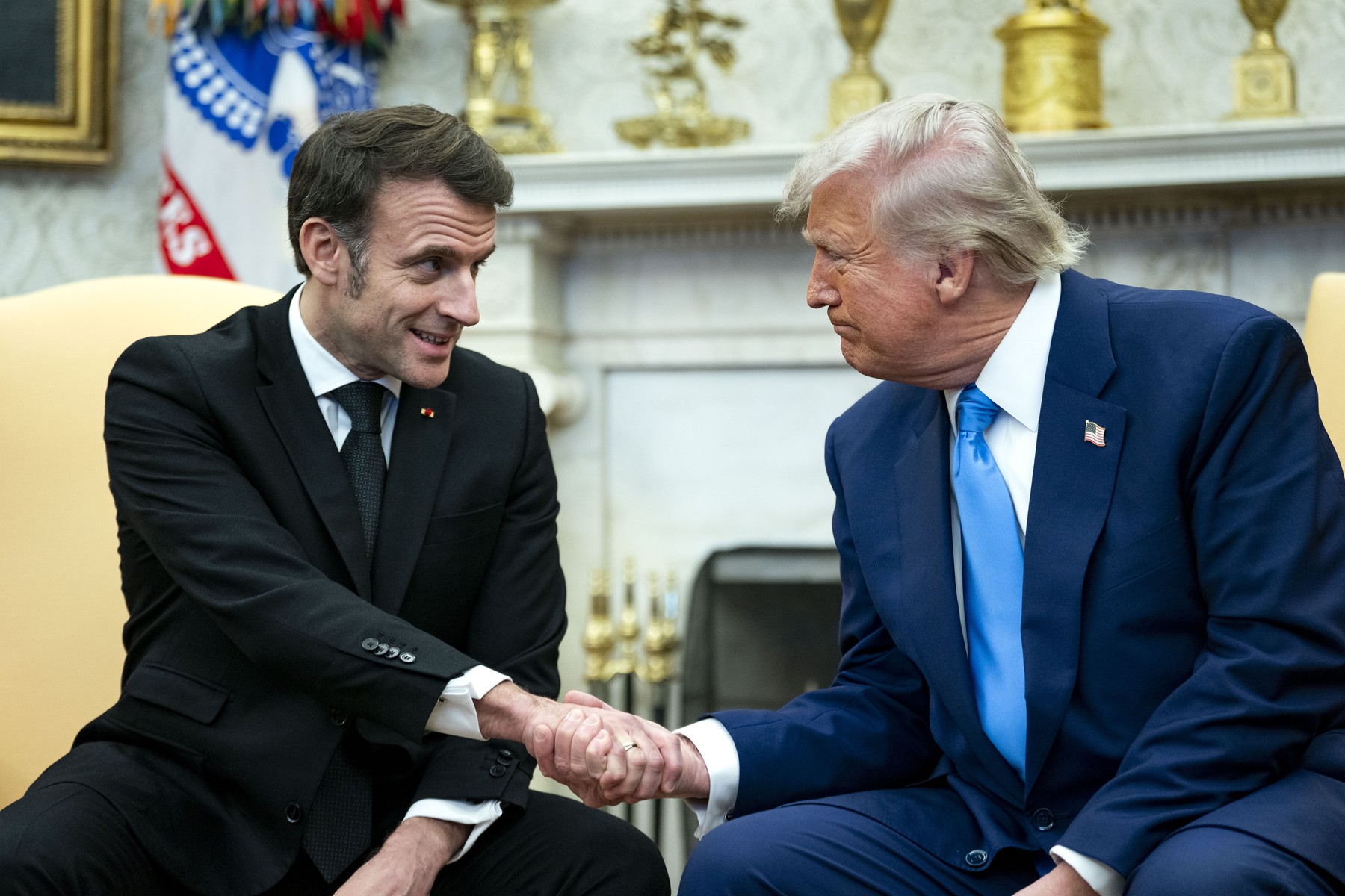 President Donald Trump meets with President of France Emmanuel Macron in the Oval Office at the White House

Featuring: President Emmanuel Macron, President Donald Trump
Where: Washington, District of Columbia, United States
When: 24 Feb 2025
Credit: POOL via CNP/INSTARimages.com,Image: 968478350, License: Rights-managed, Restrictions: , Model Release: no, Pictured: Trump, Credit line: Bonnie Cash - Pool via CNP / INSTAR Images / Profimedia