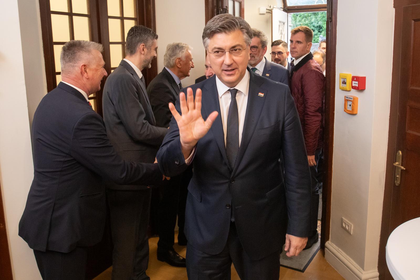 26.03.2025., Vila Cingrija, Dubrovnik - Premijer Andrej Plenkovic svecano je otvorio novoobnovljenu Vilu Cingriju u kojem ce djelovati istoimeni Akademis. Uz Plenkovica, na krajnjem jugu borave ministar znanosti, obrazovanja i mladih Radovan Fuchs te ministar turizma i sporta Tonci Glavina. Prisustvovali su otvorenju i zupan dubrovacko-neretvanski Nikola Dobroslavic, gradonacelnik Mato Frankovic, kao i ravnatelj Turisticke i ugostiteljske skole Antun Perusina.  Photo: Grgo Jelavic/PIXSELL