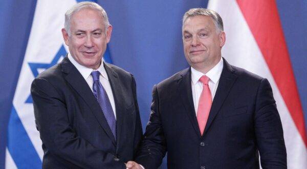 HUNGARY-BUDAPEST-ISRAEL-PM-VISIT (170719) -- BUDAPEST, July 18, 2017 (Xinhua) -- Hungarian Prime Minister Viktor Orban (R) shakes hands with visiting Israeli Prime Minister Benjamin Netanyahu during a press conference after their meeting in Budapest, Hungary, on July 18, 2017. (Xinhua/Csaba Domotor)(zhf) Csaba Domotor  Photo: XINHUA/PIXSELL