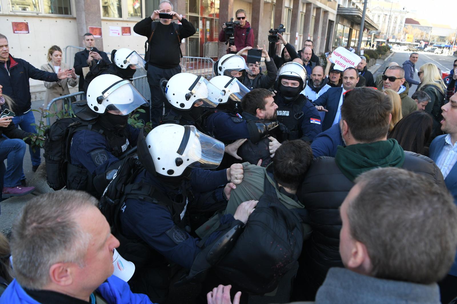 06, March, 2025, Belgrade -A clash occurred in front of the Belgrade City Assembly between citizens and security personnel.Photo: R.Z./ATAImages

06, mart, 2025, Beograd - Ispred Skupstine grada Beograda doslo je do sukoba gradjana i pripadnika obezbedjenja. Photo: R.Z./ATAImages