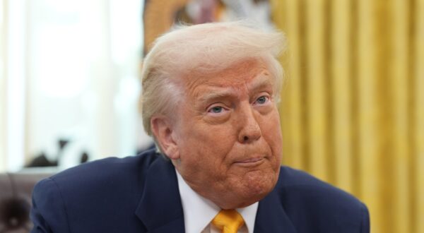 epa11947454 United States President Donald J Trump makes a statement on jobs in the Oval Office of the White House in Washington, DC, USA, 07 March 2025. February jobs report by Bureau of Labor Statistics reported the US added 151,000 jobs.  EPA/CHRIS KLEPONIS / POOL