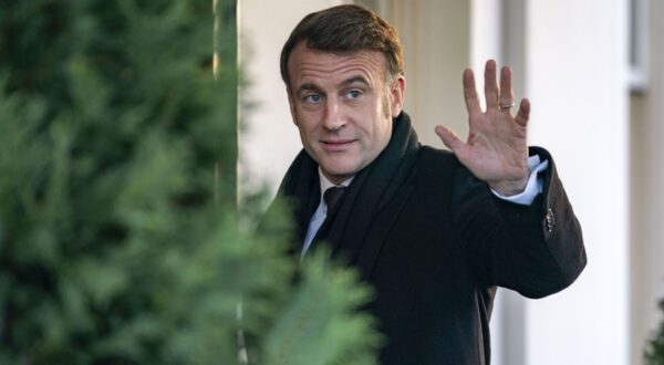 epa11921374 French President Emmanuel Macron arrives to participate in a G7 Leadership Summit call with US President Donald J. Trump at the White House in Washington, DC, USA, 24 February 2025.  EPA/BONNIE CASH / POOL