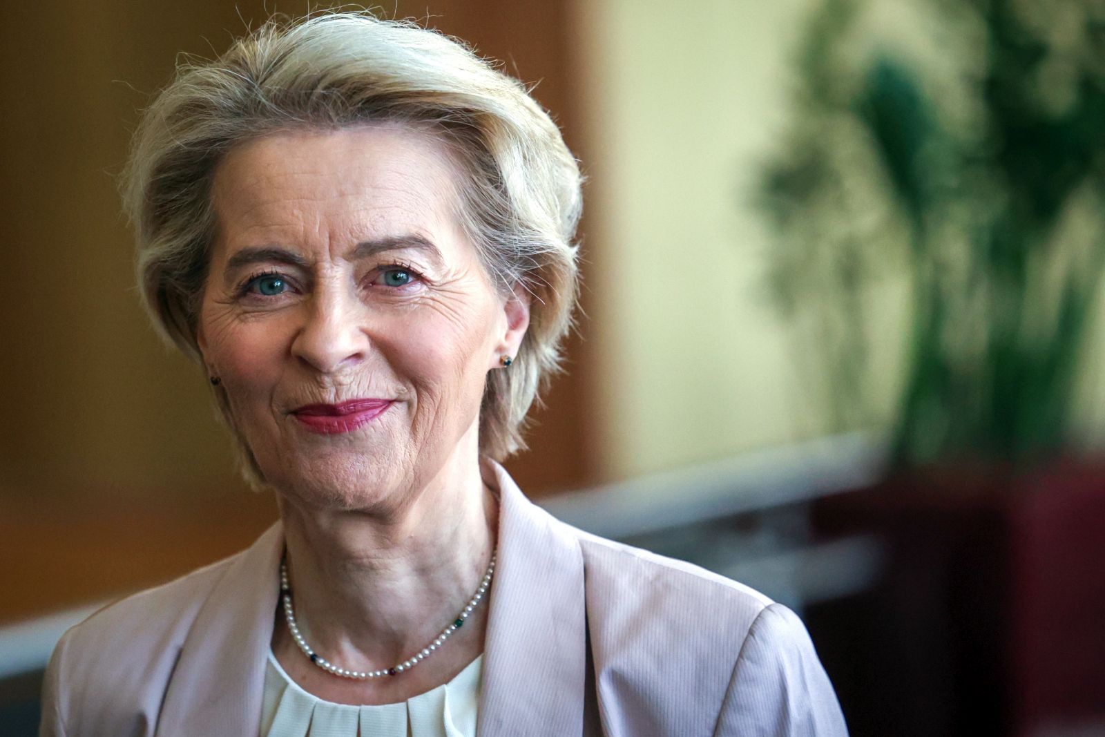 epa11937399 European Commission President Ursula von der Leyen poses as she attends the Strategic Dialogue on the Future of the European Automotive Industry, at the European Commission (EC) in Brussels, Belgium, 03 March 2025.  EPA/OLIVIER MATTHYS