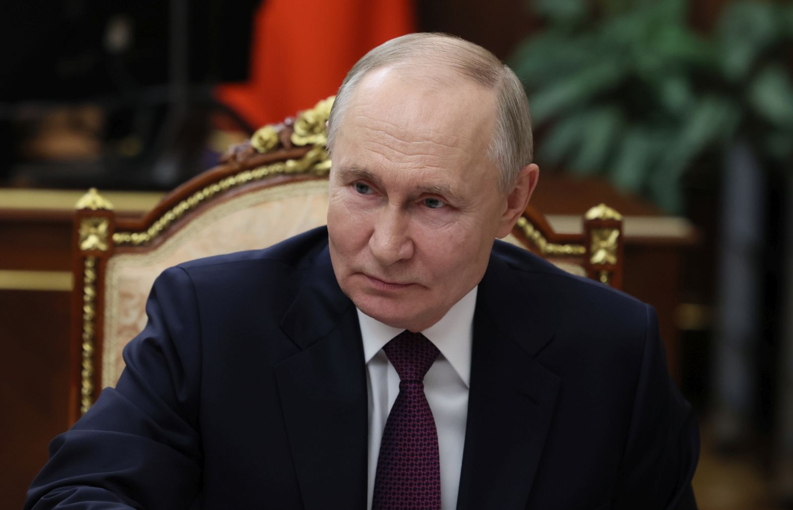 epa11937781 Russian President Vladimir Putin meets with the Head of the Republic of Tatarstan Rustam Minnikhanov (not pictured) in Moscow, Russia, 03 March 2025.  EPA/MIKHAIL METZEL / SPUTNIK / KREMLIN POOL MANDATORY CREDIT