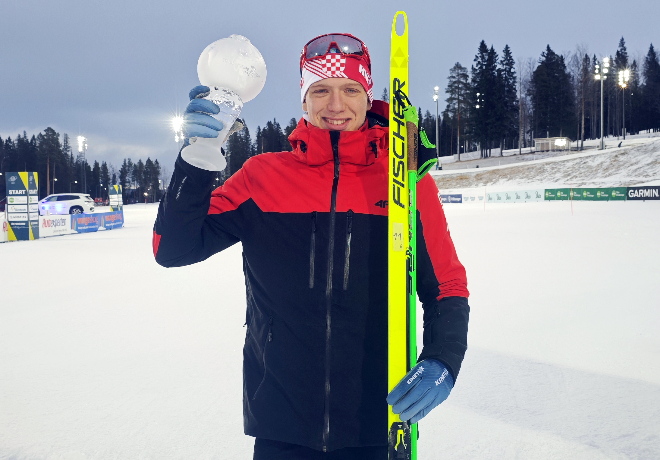 Oestersund, 4.3.2025.- Talentirani hrvatski biatlonac, 19-godinji Matija Legoviæ osvojio je Veliki kristalni globus kao ulupni pobjednik ovosezonskog Svjetskog juniorskog kupa na Svjetskom juniorskom prvenstvu u vedskom Oestersundu. 
foto HINA/ Hrvatski biatlonski savez/ ua