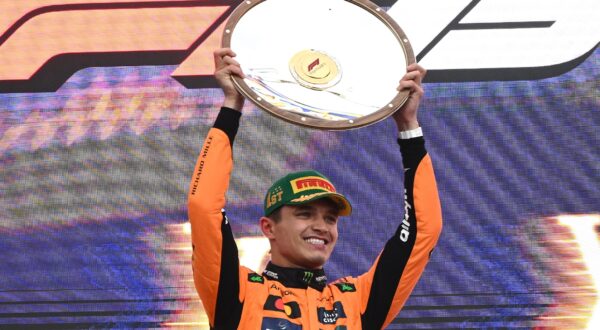 epa11967523 Lando Norris of McLaren celebrates winning the Australian Formula One Grand Prix at Albert Park in Melbourne, Victoria, Australia, 16 March 2025.  EPA/Joel Carrett AUSTRALIA AND NEW ZEALAND OUT