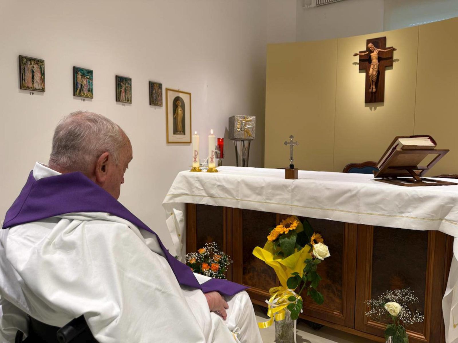 epa11968773 A handout photo made available by the Holy See Press Office shows Pope Francis is seen concelebrating the mass in the Gemelli hospital chapel in Rome, Italy, 15 March 2025 (issued 16 March 2025), in a photo, the first since he was admitted to Gemelli, on 14 February 2025.  EPA/HOLY SEE PRESS OFFICE / HANDOUT HANDOUT EDITORIAL USE ONLY/NO SALES