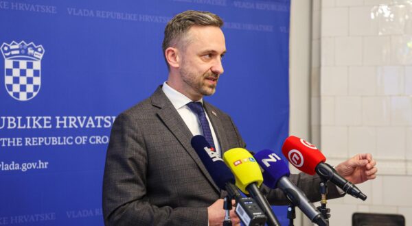 11.03.2025., Zagreb - Izjave za medije Gordana Grlica Radmana i Marin Piletica nakon sastanka parlamentarne vecine u Banskim dvorima. Photo: Luka stanzl/PIXSELL