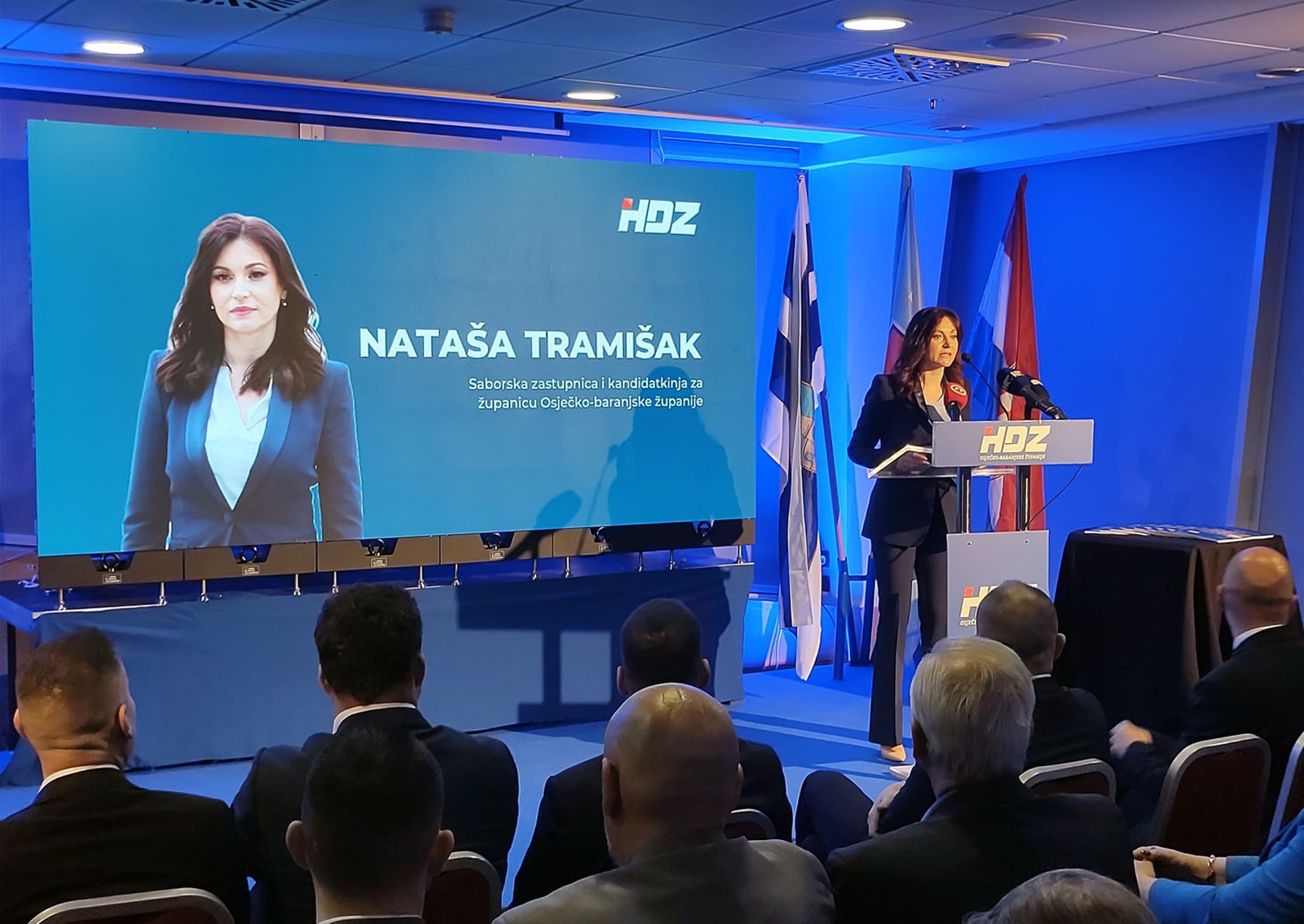 Osijek, 29.3.2025.- Kandidatkinja HDZ-a za upanicu Osjeèko-baranjske upanije Nataa Tramiak u subotu je u Osijeku predstavila izborni program koji je usmjeren na buduænost Slavonije i Baranje, zadravanje ljudi u ovom prostoru i povratak iseljenih mladih osoba. 
foto HINA/ Tomislav PRUSINA/ ua