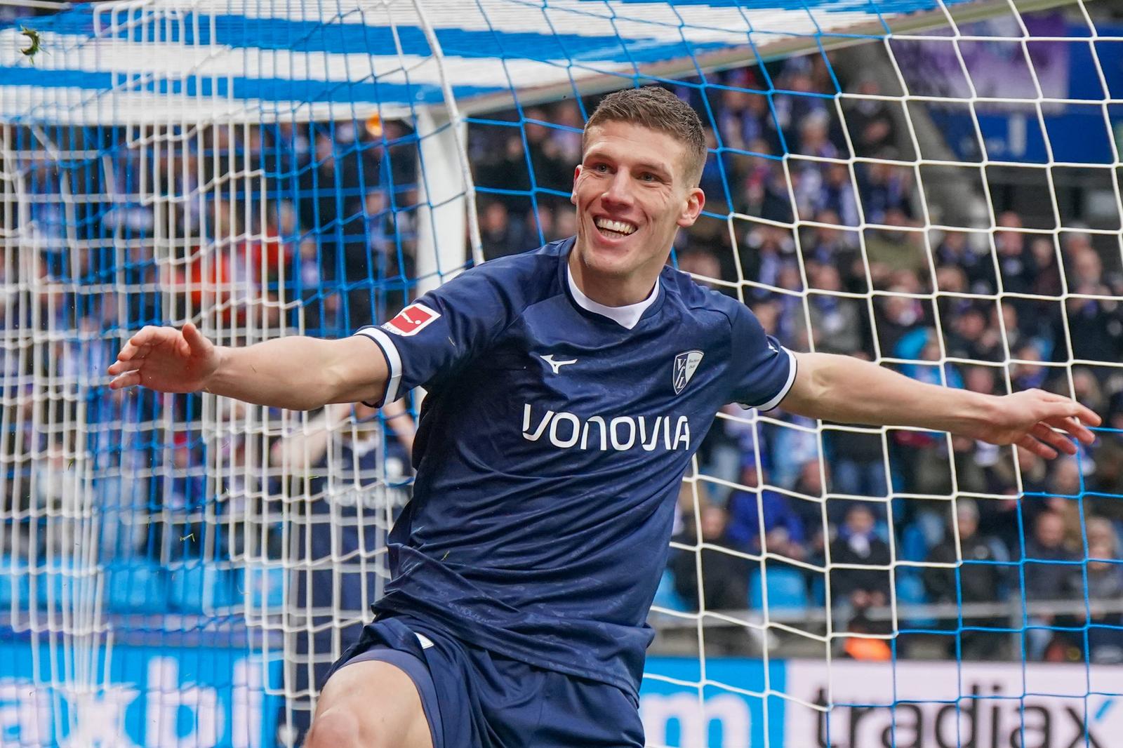 Deutschland: Fussball Bundesliga 2024/2025, 24. Spieltag - VfL Bochum vs. TSG Hoffenheim - Vonovia Ruhrstadion: Jakov MediÄ VfL Bochum, 13 / Jakov Medic VfL Bochum *** Germany Bundesliga 2024 2025, Matchday 24 VfL Bochum vs TSG Hoffenheim Vonovia Ruhrstadion Jakov MediÄ VfL Bochum, 13 Jakov Medic VfL Bochum Copyright: xJOERANxSTEINSIEKx Photo: IMAGO/Joeran Steinsiek/IMAGOSPORT