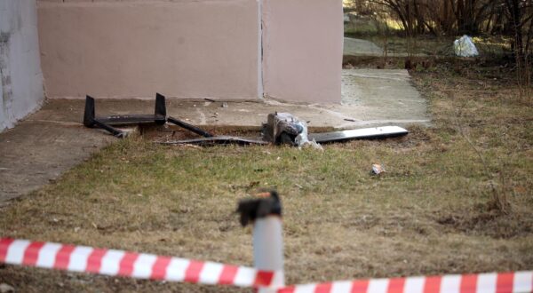 RUSSIA, MOSCOW REGION - MARCH 10, 2025: Police tape off the site of a drone crash in one of the neighbourhoods in Chernogolovka, northeast of Moscow. Kirill Zakharov/TASS/Sipa USA Photo: Tass/SIPA USA
