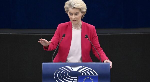 EU-Kommissionspräsidentin Ursula von der Leyen CDU im EU-Parlament in Straßburg. Straßburg, 11.03.2025 NRW Deutschland *** EU Commission President Ursula von der Leyen CDU in the EU Parliament in Strasbourg Strasbourg, 11 03 2025 NRW Germany Copyright: xDwixAnoraganingrumx Photo: IMAGO/Dwi Anoraganingrum/IMAGOSTOCK&PEOPLE