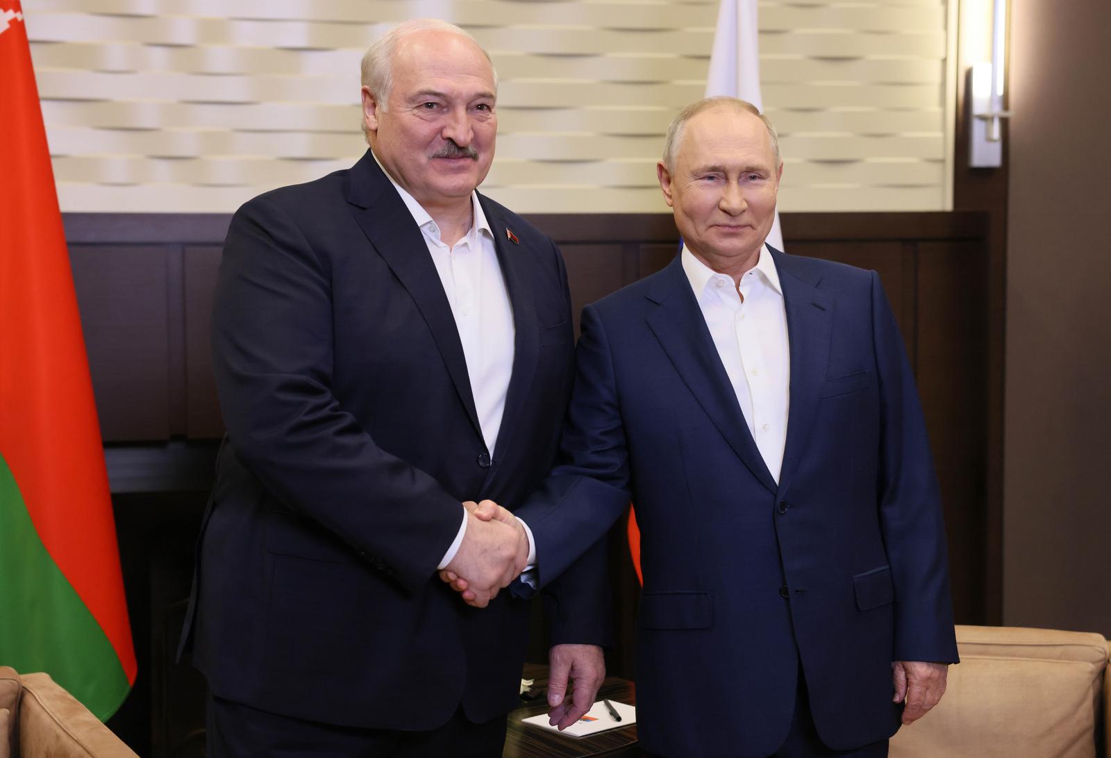 RUSSIA, SOCHI - SEPTEMBER 15, 2023: Russia's President Vladimir Putin (R) and Belarus' President Alexander Lukashenko shake hands during a meeting at Bocharov Ruchei residence. Mikhail Metzel/POOL/TASS/Sipa USA Photo: Tass/SIPA USA